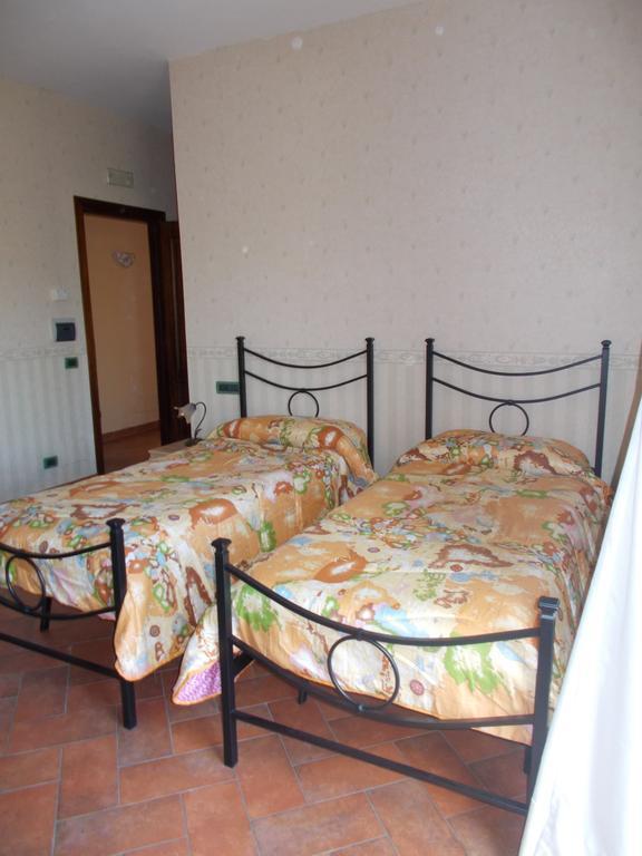 Casa Degli Ulivi Hotell Tivoli Rum bild